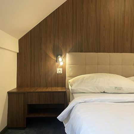 فيلينيه Reich Motel المظهر الخارجي الصورة
