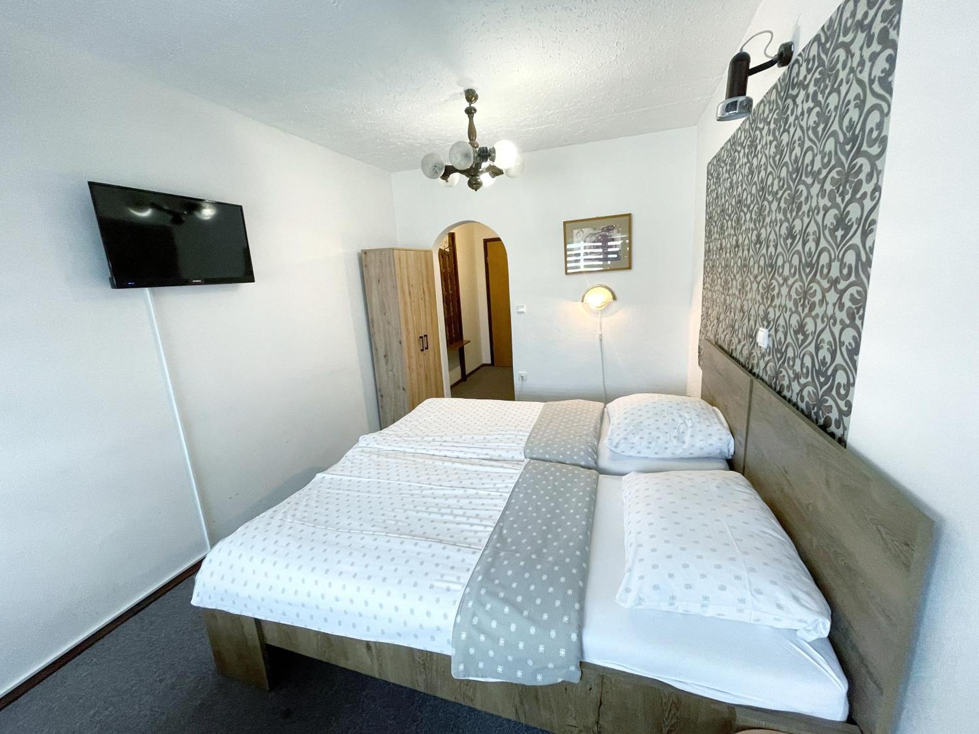 فيلينيه Reich Motel المظهر الخارجي الصورة