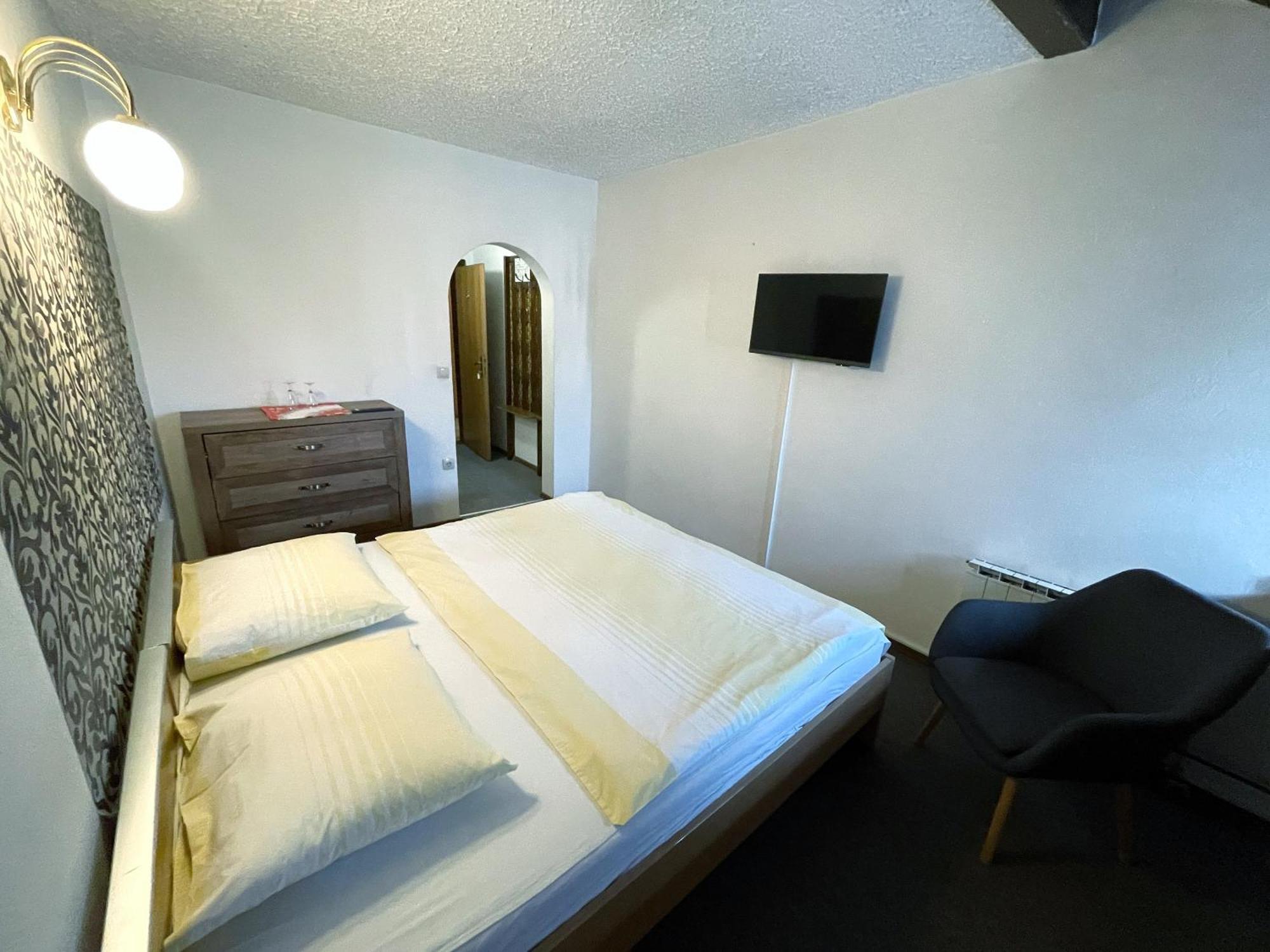 فيلينيه Reich Motel المظهر الخارجي الصورة