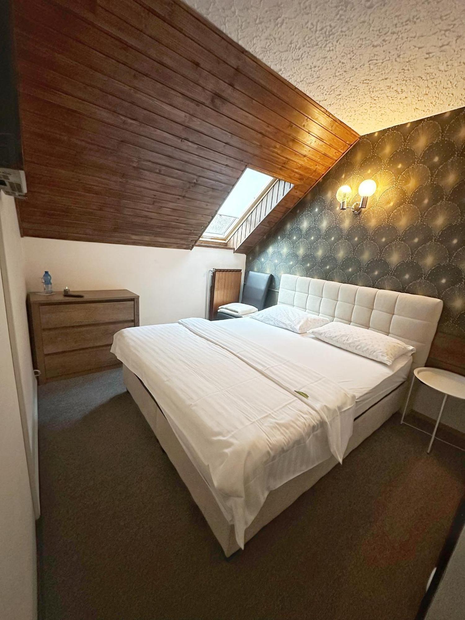 فيلينيه Reich Motel المظهر الخارجي الصورة