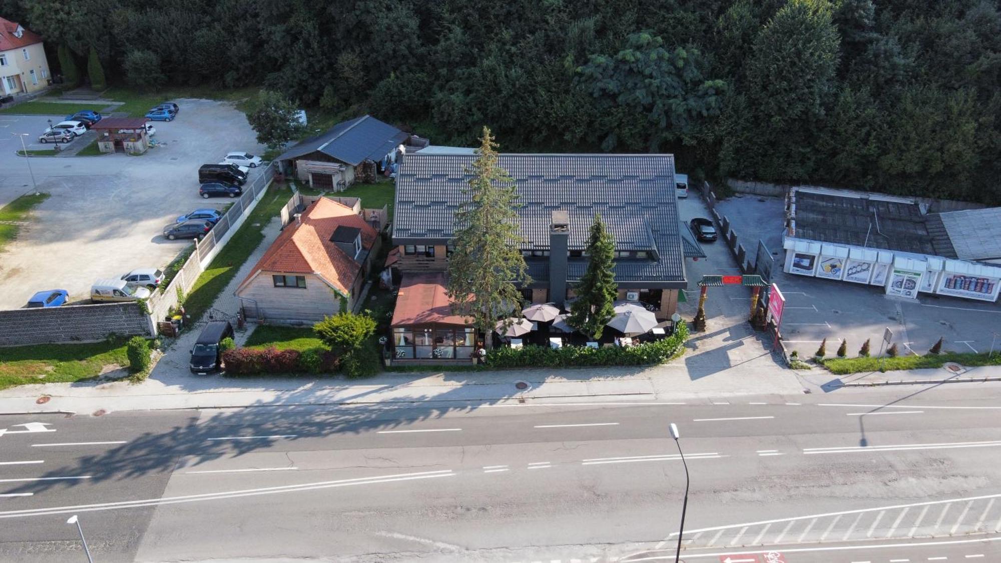 فيلينيه Reich Motel المظهر الخارجي الصورة