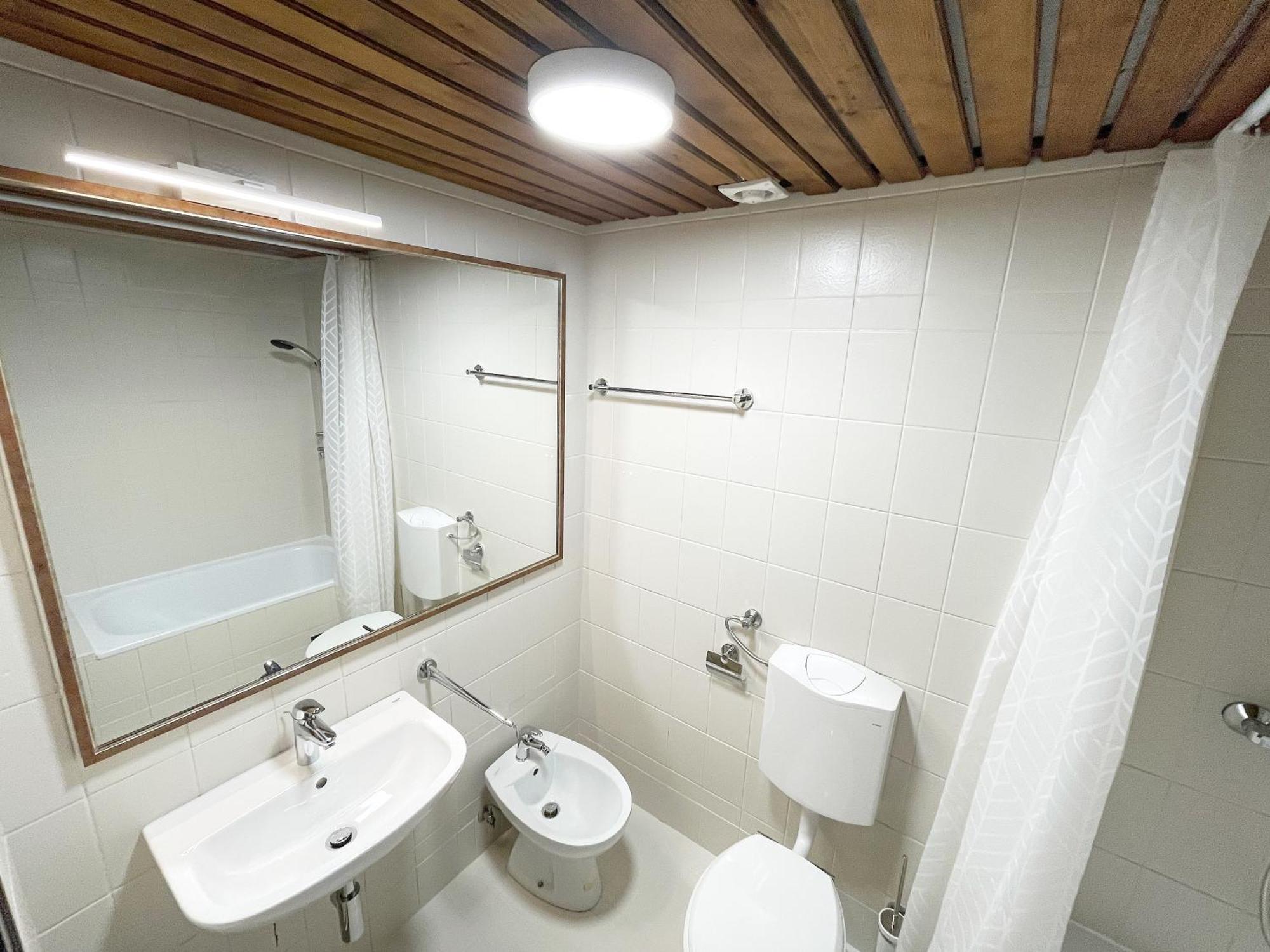 فيلينيه Reich Motel المظهر الخارجي الصورة